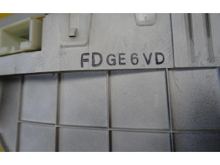 Панель приборов FDGE6VD Mazda 626