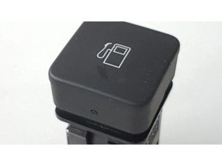 Включатель открытия топливного бака