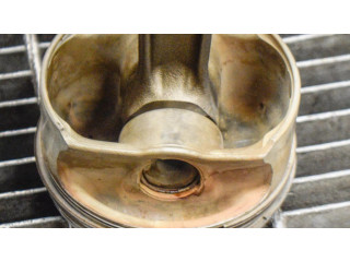 Píst 7838623, 7840918 BMW 5 E60 E61 pro benzínový motor 5.0 S85 B50 A