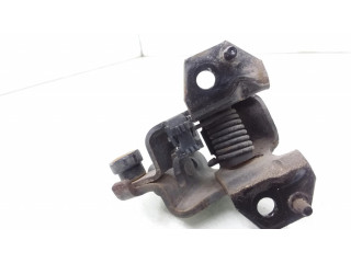 Средняя направляющая ролика / средний шарнир