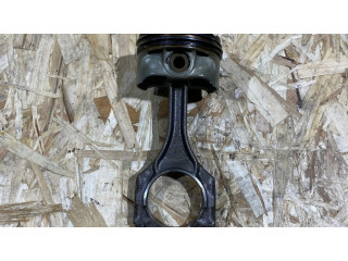 Píst 784323704, 111213678 BMW 5 F10 F11 pro benzínový motor 4.4