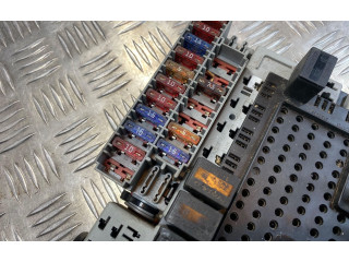 Блок предохранителей  8688153, 02W062   Volvo S80    