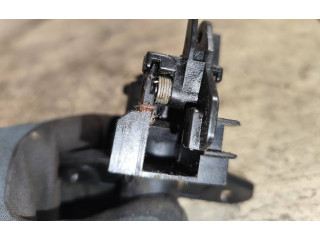 Zámek zadních dveří Opel Zafira A 2002