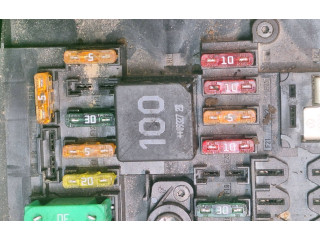 Pojistková skříňka 1k0937125 Volkswagen Caddy 2010