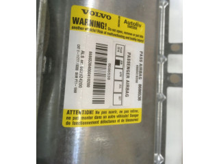 Подушка безопасности пассажира    Volvo V70