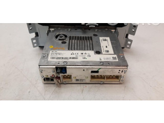 Радио/ проигрыватель CD/DVD / навигация