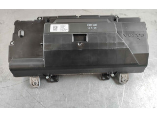 Панель приборов 36010422, 36011540 Volvo XC40