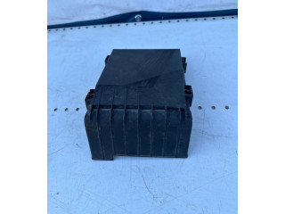 Блок предохранителей  1K0937132, 013949711   Volkswagen Touran I    