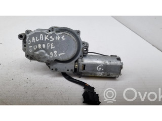 Двигатель стеклоочистителя заднего стекла