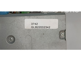 Радио/ проигрыватель CD/DVD / навигация