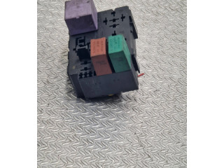 Блок предохранителей 15446191   Renault Clio II    