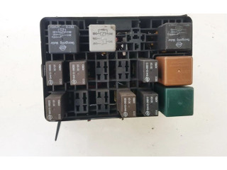 Блок предохранителей 8220108147, 08e5733 SsangYong Rexton