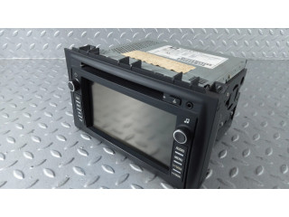 Радио/ проигрыватель CD/DVD / навигация