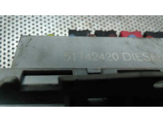 Блок предохранителей 51742420 Alfa Romeo 166
