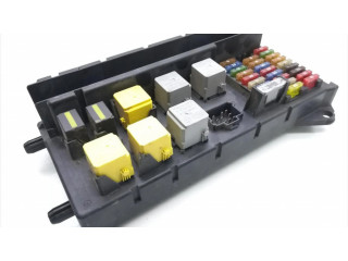 Блок предохранителей 9065450201, 501R11F06   Volkswagen Crafter    