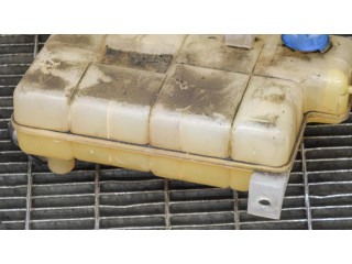 Расширительный бачок охлаждающей жидкости