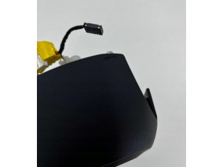 Подушка безопасности водителя    Audi RS3 8Y