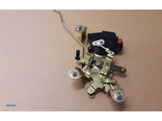 Zámek zadních dveří    KIA Carnival 2007