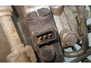 Топливная рампа 0438121011, 026133353 Audi 80 90 B3