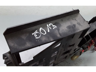   Pojistková skříňka 4E0971845   Audi A8 S8 D3 4E 2006