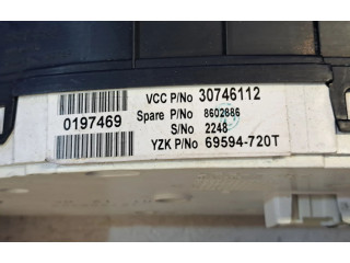 Панель приборов 30746112, 8602886   Volvo V70       