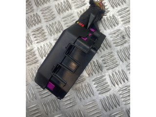 Блок предохранителей  8D1941824   Audi A8 S8 D3 4E    