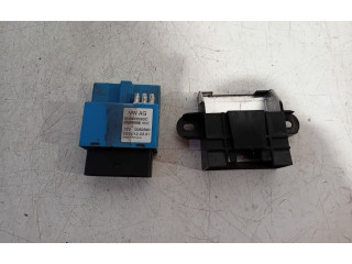 Блок управления двигателя    Audi Q3 8U