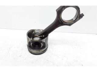 Поршень с шатуном D4204T5 82L175 Volvo S60