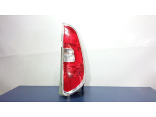 Задний фонарь в кузове