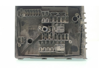 Блок предохранителей 1K0937125A   Volkswagen Caddy    