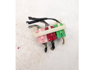 Pojistková skříňka 1J0937545G Audi Q7 4L 2014