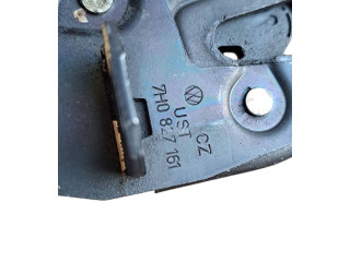 Zámek zadních dveří 7H0827161 Volkswagen Transporter - Caravelle T5 2013