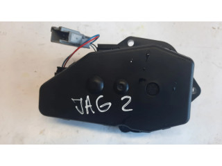 Притягиватель задней крышки