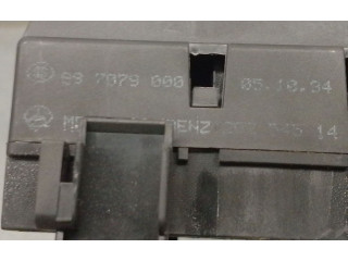 Pojistková skříňka Řídící jednotka BSM 2025451401, 897079000 Meredes-Benz C W202 1994