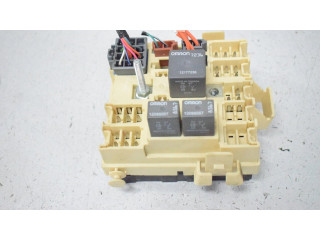   Pojistková skříňka 15770997   Chevrolet Silverado 2001