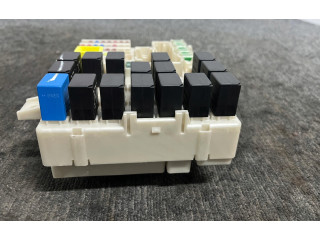 Блок предохранителей  8565A174   Mitsubishi Colt    