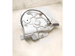 Замок багажника 2K5827201C    Volkswagen Caddy 2011 - 2016 года