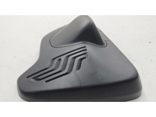 Другая деталь салона