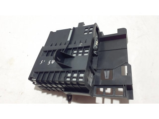 Радио/ проигрыватель CD/DVD / навигация