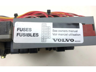 Блок предохранителей 9162316, 8622520 Volvo V70
