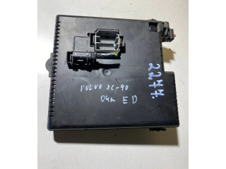 Блок предохранителей 8676391, 12217799   Volvo XC90    