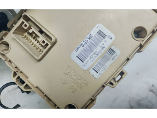 Блок предохранителей  89221-0F010   Toyota Corolla Verso AR10    