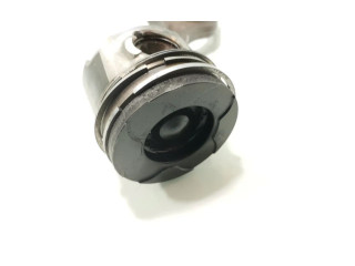 Поршень с шатуном 9HX(DV6ATED4) Citroen C4 I