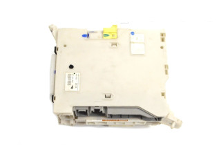   Pojistková skříňka 8273030B63   Lexus GS 300 350 430 450H 2009