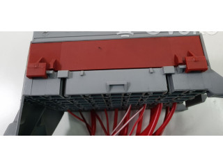 Блок предохранителей  9162439   Volvo V70    