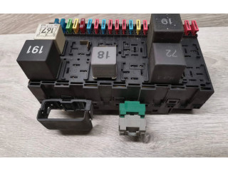 Блок предохранителей  357937039, 1h0953227   Volkswagen Transporter - Caravelle T4    