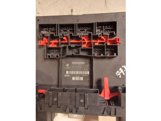 Блок предохранителей  3C0937049E   Volkswagen Touran I    