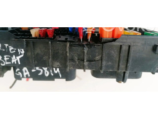 Блок предохранителей 1K0937124K Volkswagen Caddy