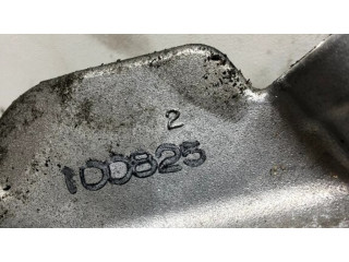 Другая деталь отсека двигателя