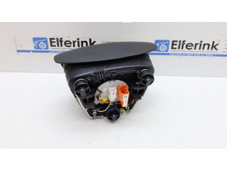 Подушка безопасности водителя 30721915 Volvo V70